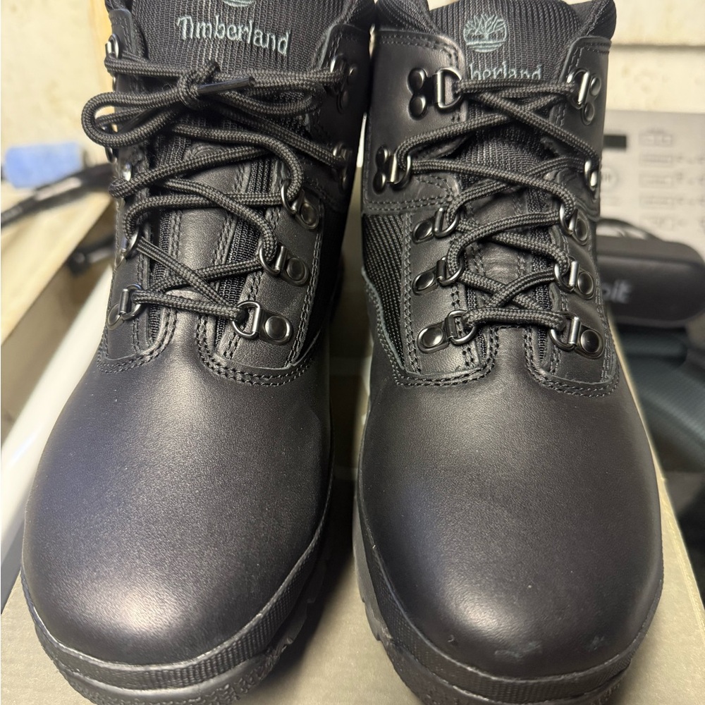 Timberland Black Leather Boots with Padded Ankle Collar